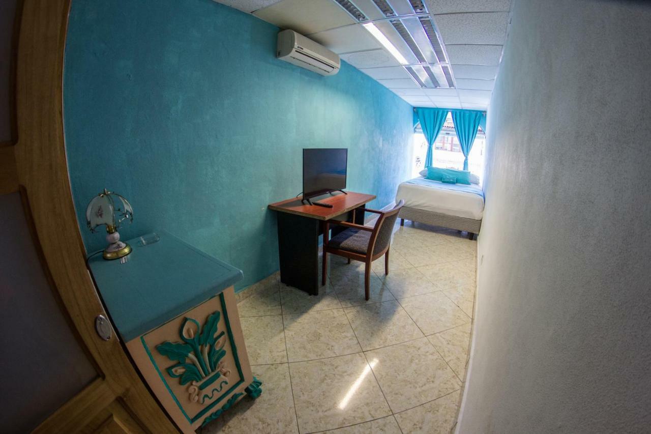Boutique Basic Hotel Пуэрто-Вальярта Экстерьер фото