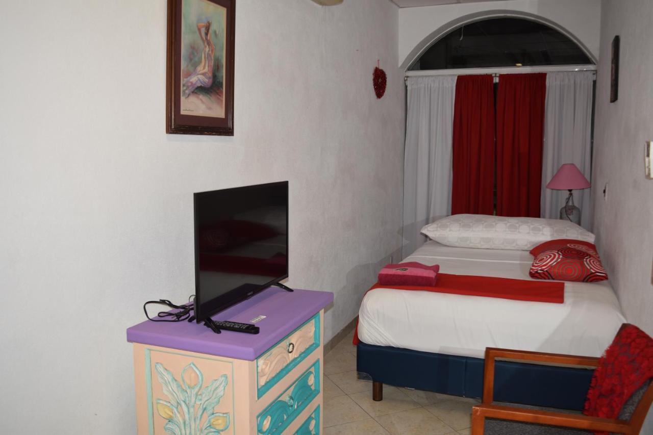 Boutique Basic Hotel Пуэрто-Вальярта Экстерьер фото